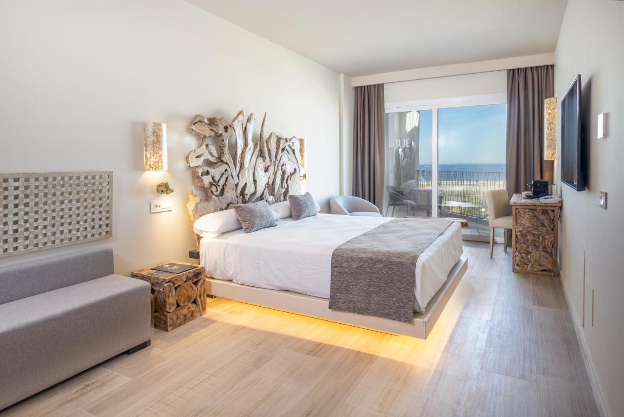 Zahara Beach & Spa By Qhotels - Adults Recommended 萨阿拉德洛斯阿图内斯 外观 照片 Deluxe room