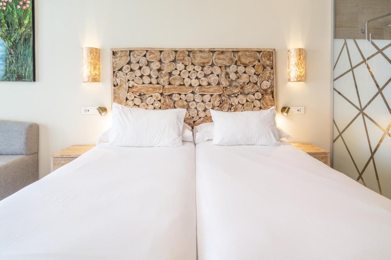 Zahara Beach & Spa By Qhotels - Adults Recommended 萨阿拉德洛斯阿图内斯 外观 照片 A bedroom at the hotel