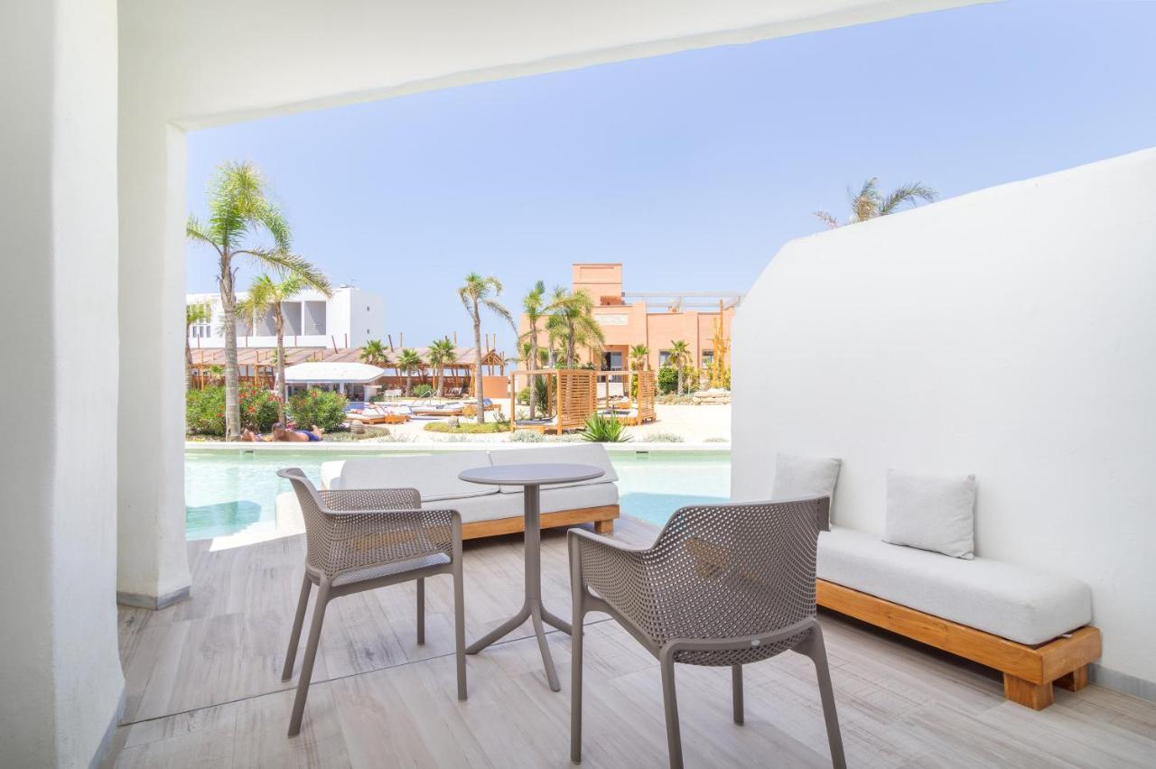 Zahara Beach & Spa By Qhotels - Adults Recommended 萨阿拉德洛斯阿图内斯 外观 照片