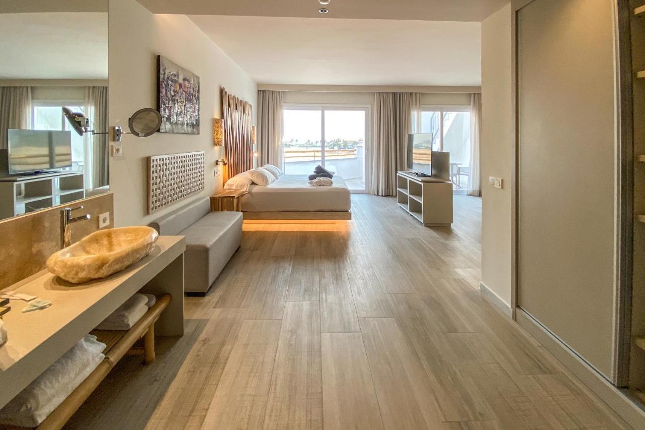 Zahara Beach & Spa By Qhotels - Adults Recommended 萨阿拉德洛斯阿图内斯 外观 照片 Deluxe room