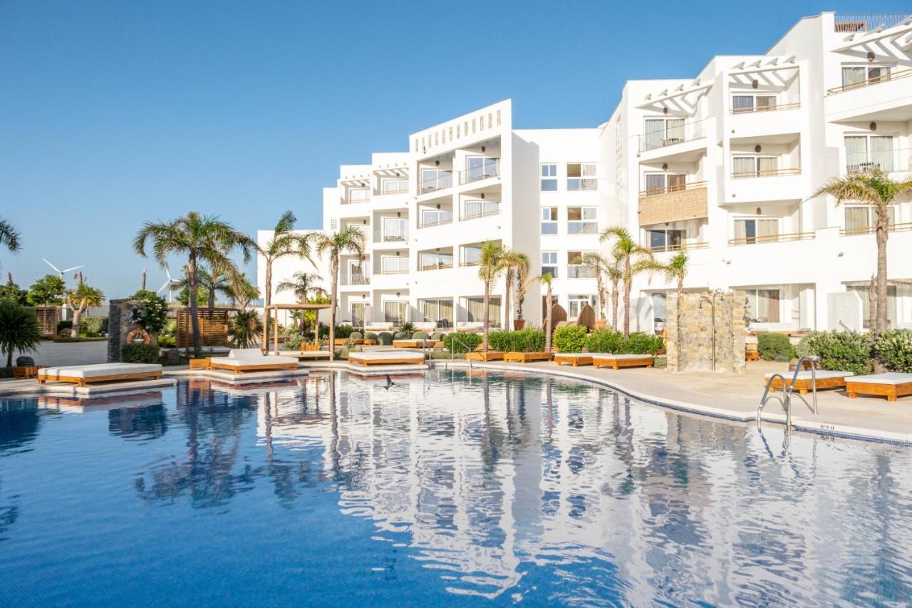 Zahara Beach & Spa By Qhotels - Adults Recommended 萨阿拉德洛斯阿图内斯 外观 照片