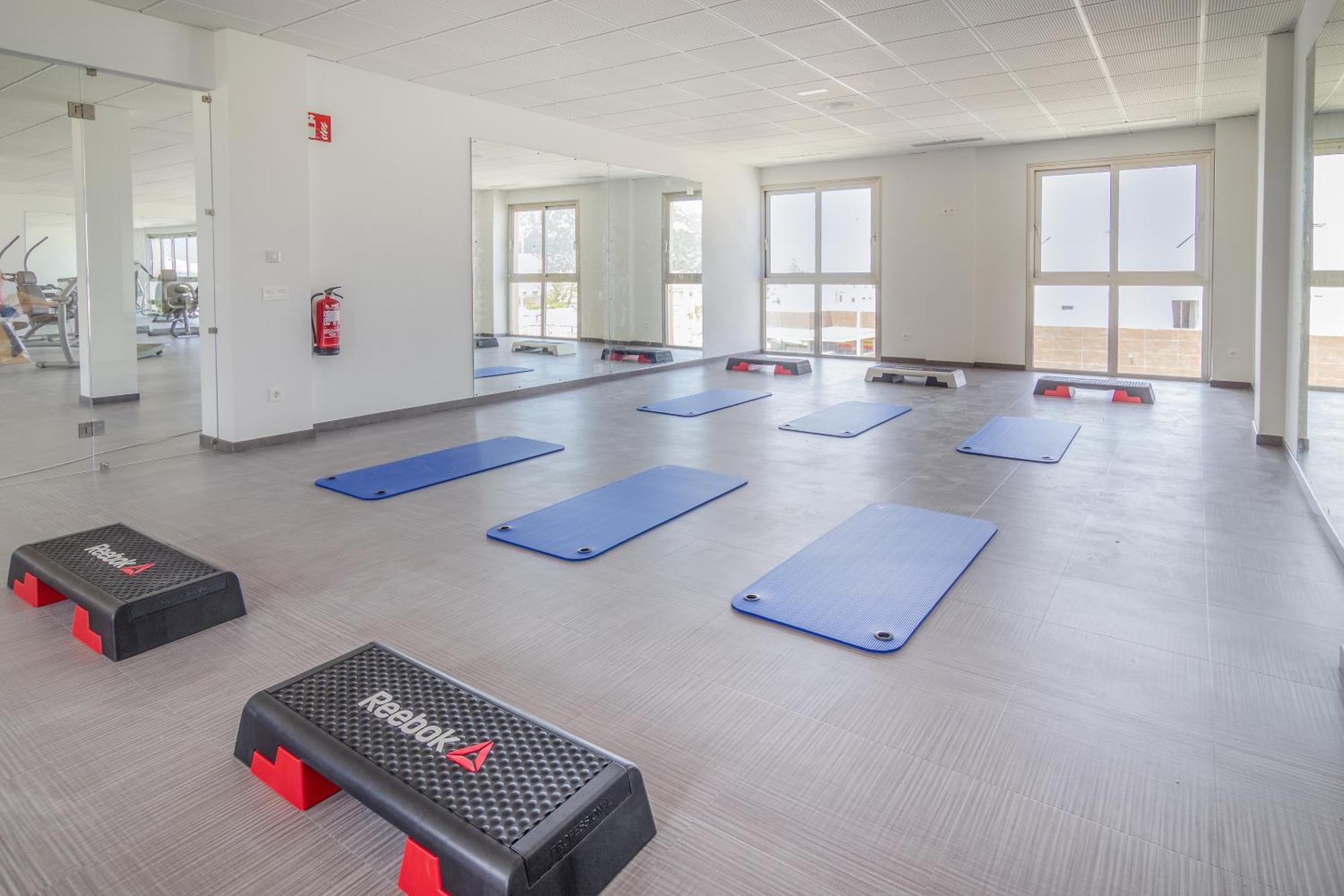 Zahara Beach & Spa By Qhotels - Adults Recommended 萨阿拉德洛斯阿图内斯 外观 照片 The Aerobic Room