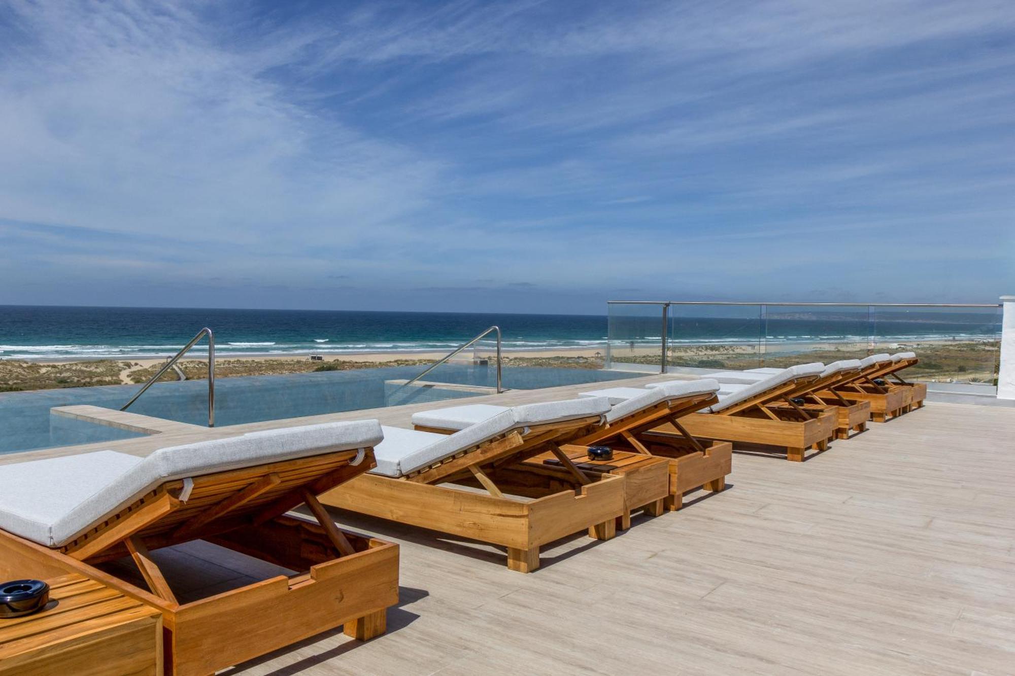 Zahara Beach & Spa By Qhotels - Adults Recommended 萨阿拉德洛斯阿图内斯 外观 照片 View of the beach from the hotel