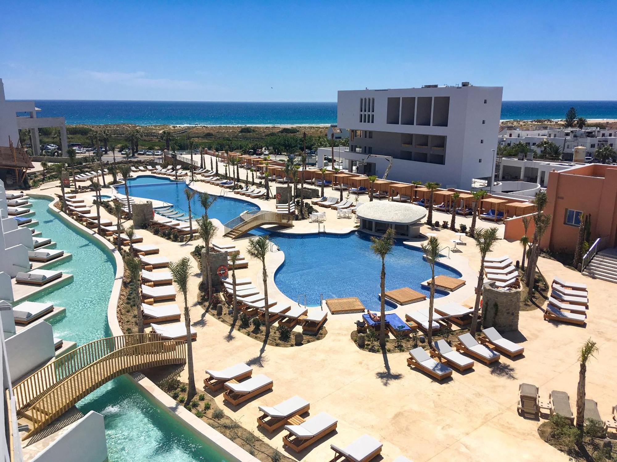 Zahara Beach & Spa By Qhotels - Adults Recommended 萨阿拉德洛斯阿图内斯 外观 照片