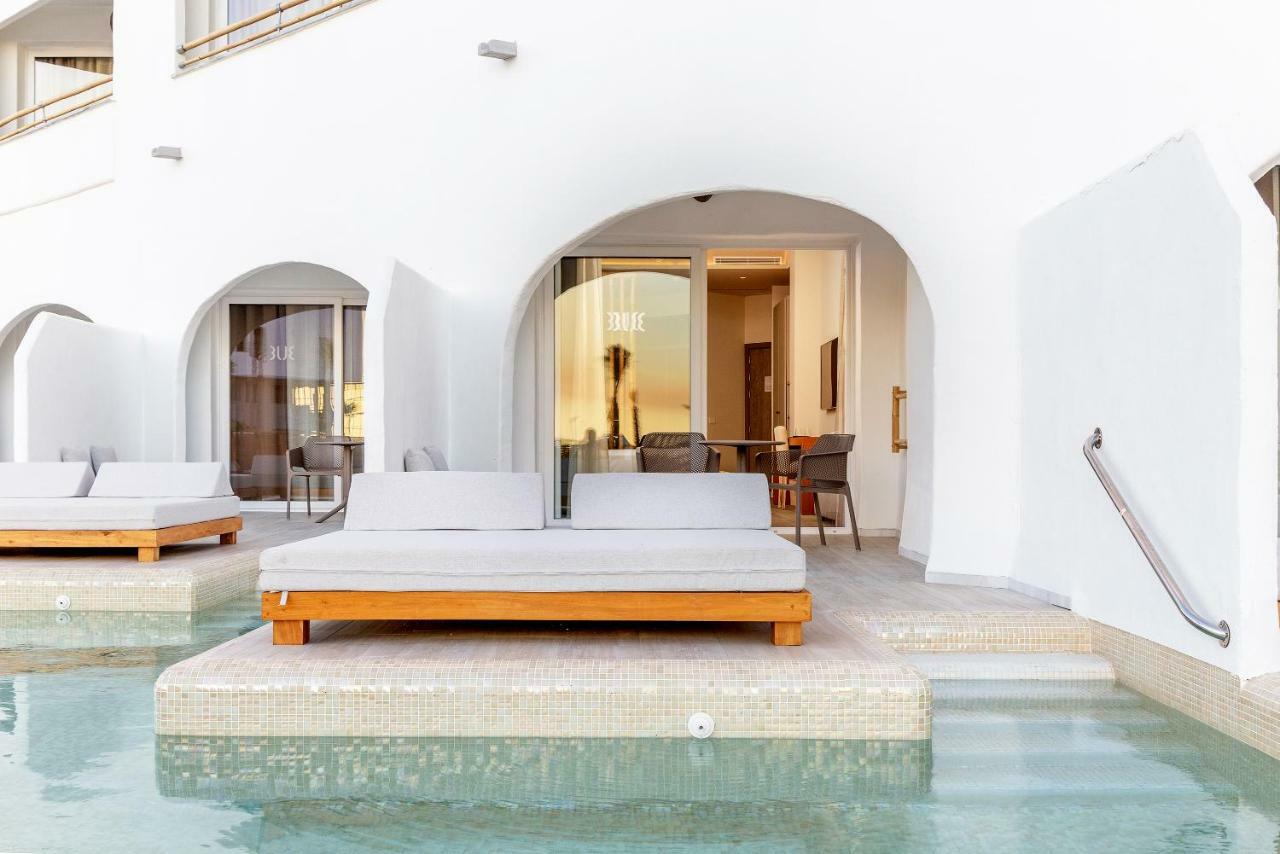 Zahara Beach & Spa By Qhotels - Adults Recommended 萨阿拉德洛斯阿图内斯 外观 照片 A private pool at the hotel