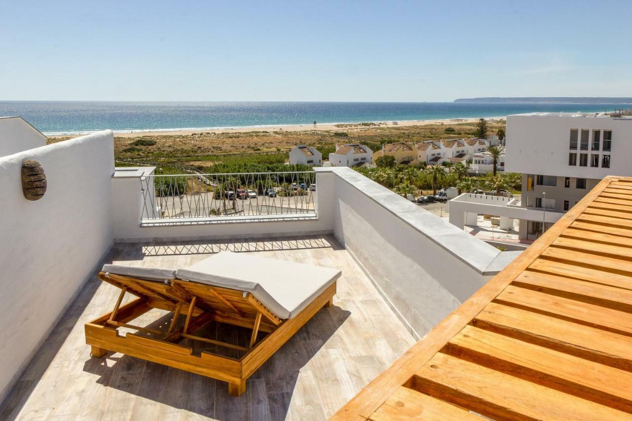 Zahara Beach & Spa By Qhotels - Adults Recommended 萨阿拉德洛斯阿图内斯 外观 照片 Rooftop terrace